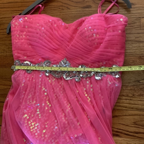 Bubblegum pink sequin gown - Picture 6 of 8